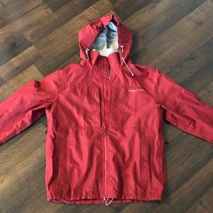 Vineyard Vines weather proof jacket w/ hood!